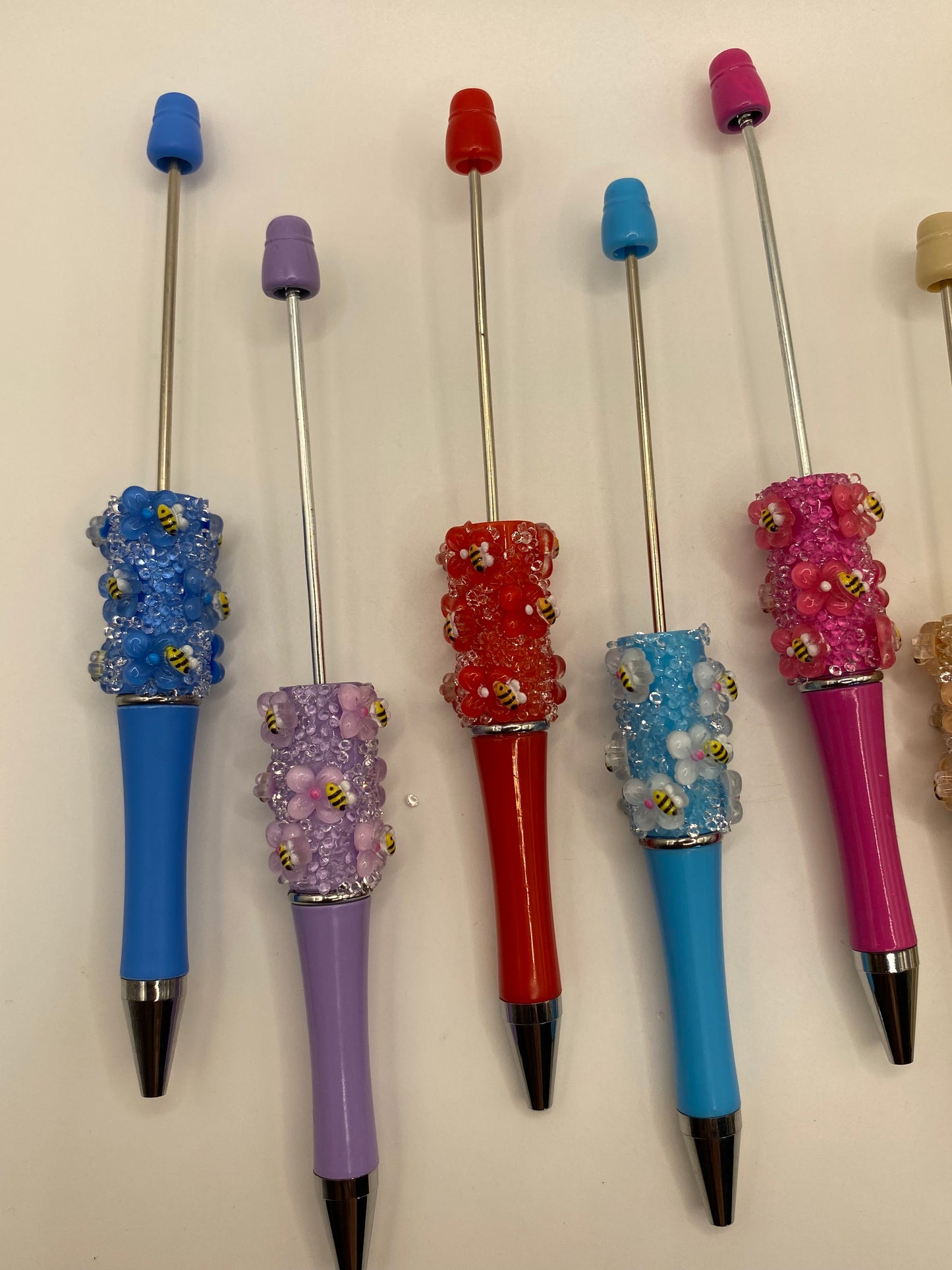 Mixed Color Beadable Sugar Pens W/Cute Bee Charms- 1Pc