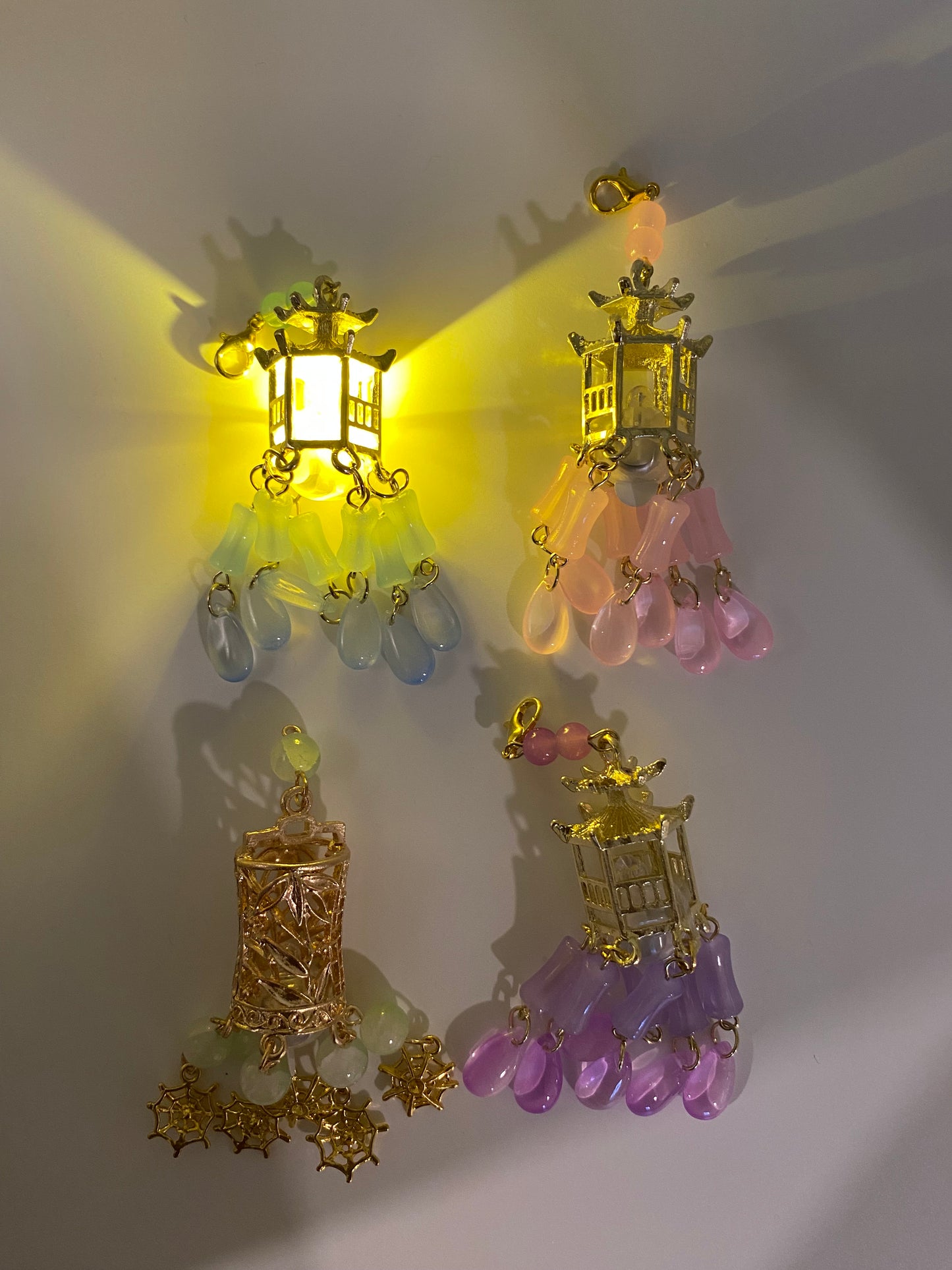 Light-Up Lantern Style Pendants -1Pc