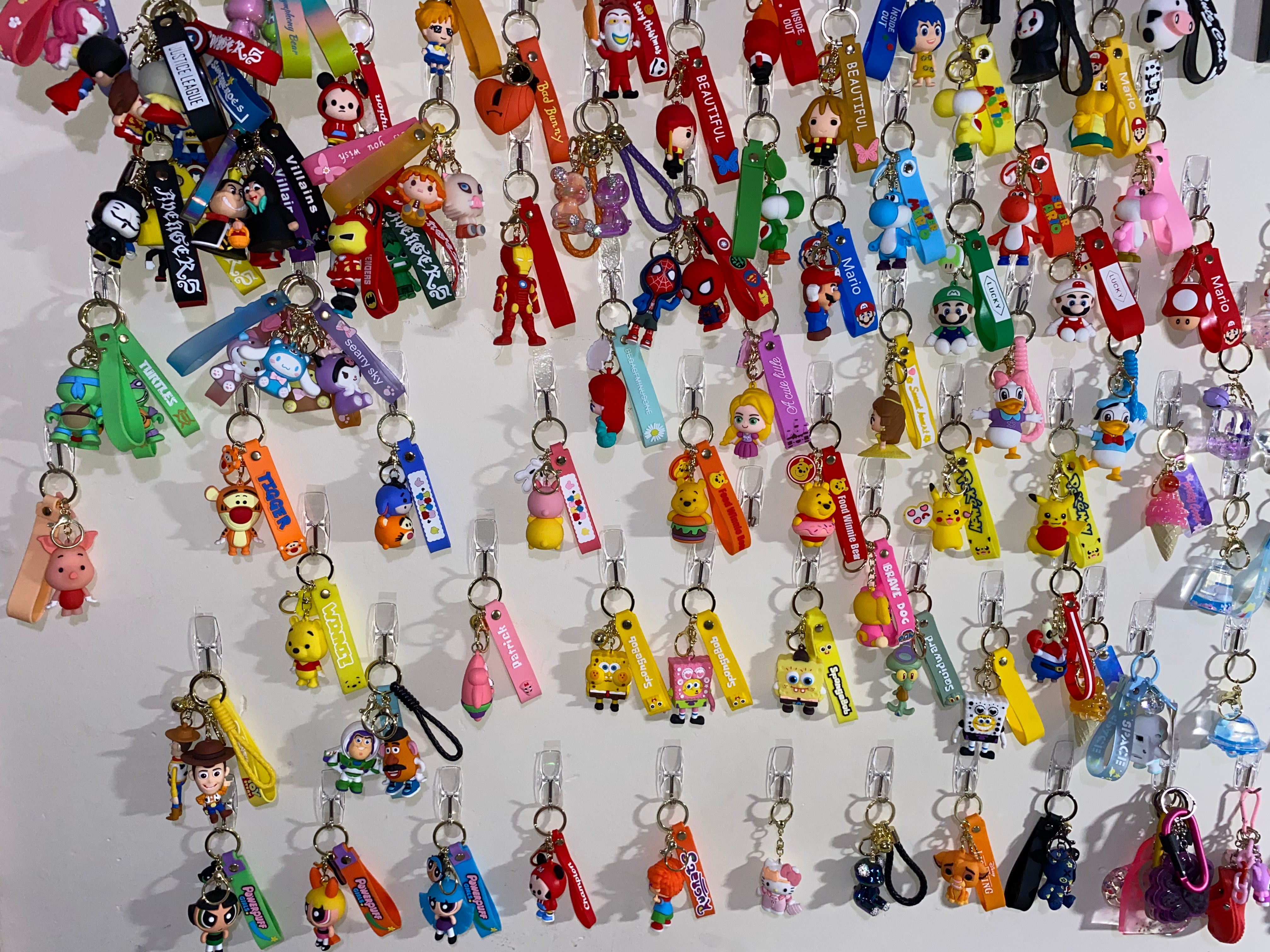 Large Character Keychains Random Pick – TheColorIsRainbow